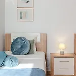 شقة Bright & Inviting 2-bedroom Apt, Marina