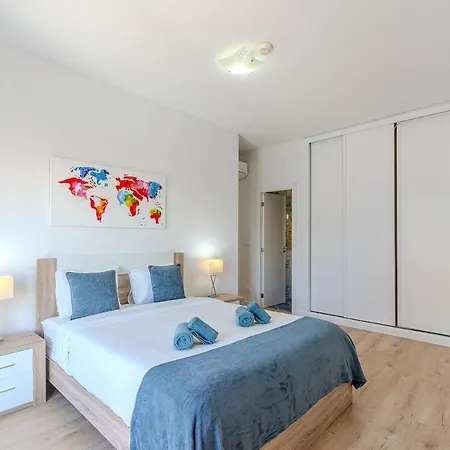 Lägenhet Bright & Inviting 2-bedroom Apt, Marina