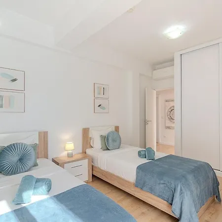 Διαμέρισμα Bright & Inviting 2-bedroom Apt, Marina *