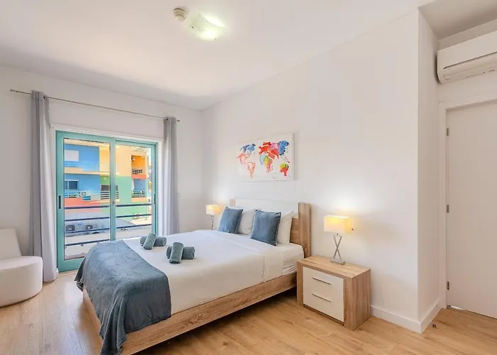 Bright & Inviting 2-bedroom Apt, Marina * Albufeira