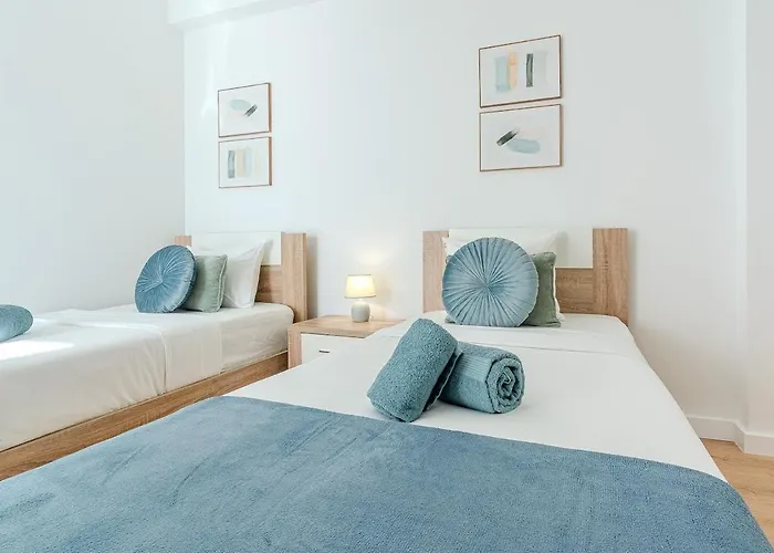 Bright & Inviting 2-bedroom Apt, Marina Apartment