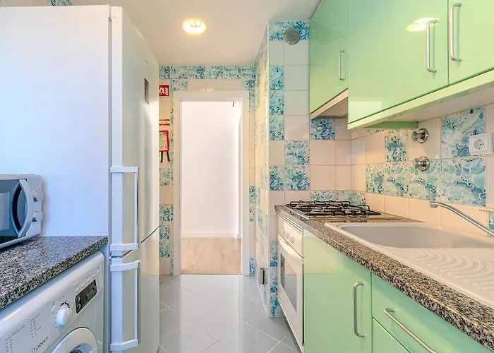 Bright & Inviting 2-bedroom Apt, Marina Albufeira