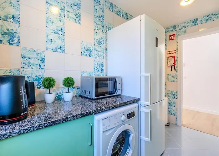 Apartment Bright & Inviting 2-bedroom Apt, Marina Albufeira