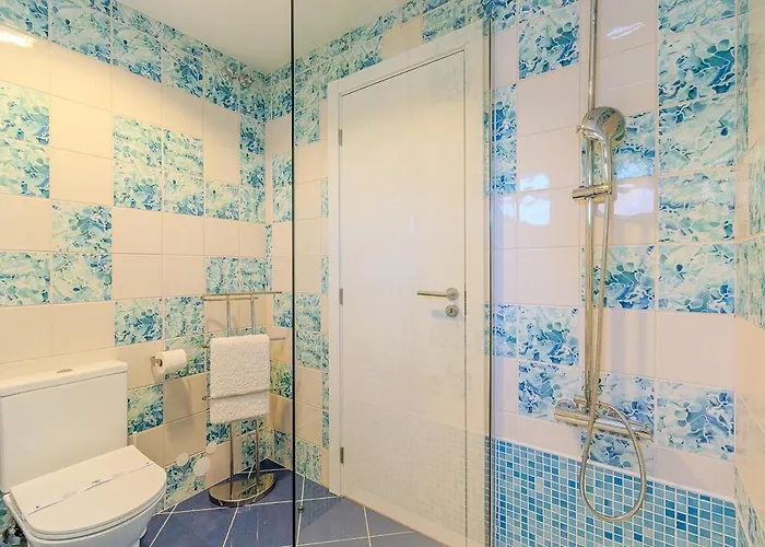 Bright & Inviting 2-bedroom Apt, Marina Apartment *